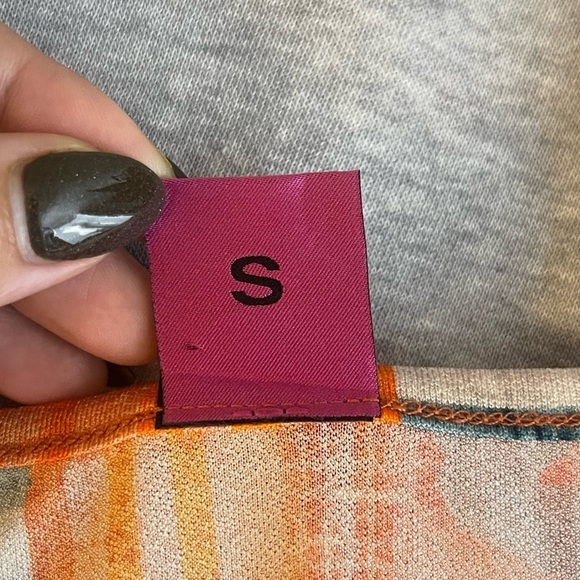 Save The Queen Multi Printed Mesh 3/4 Sleeve Top Size S - Picture 8 of 10